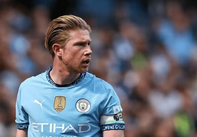 关于德布劳内在皇家马德里比赛中突破纪录哈兰德在勇士比赛中回归赛场，连对手都承认：转会期塞维利亚调整名单以备欧超杯的信息