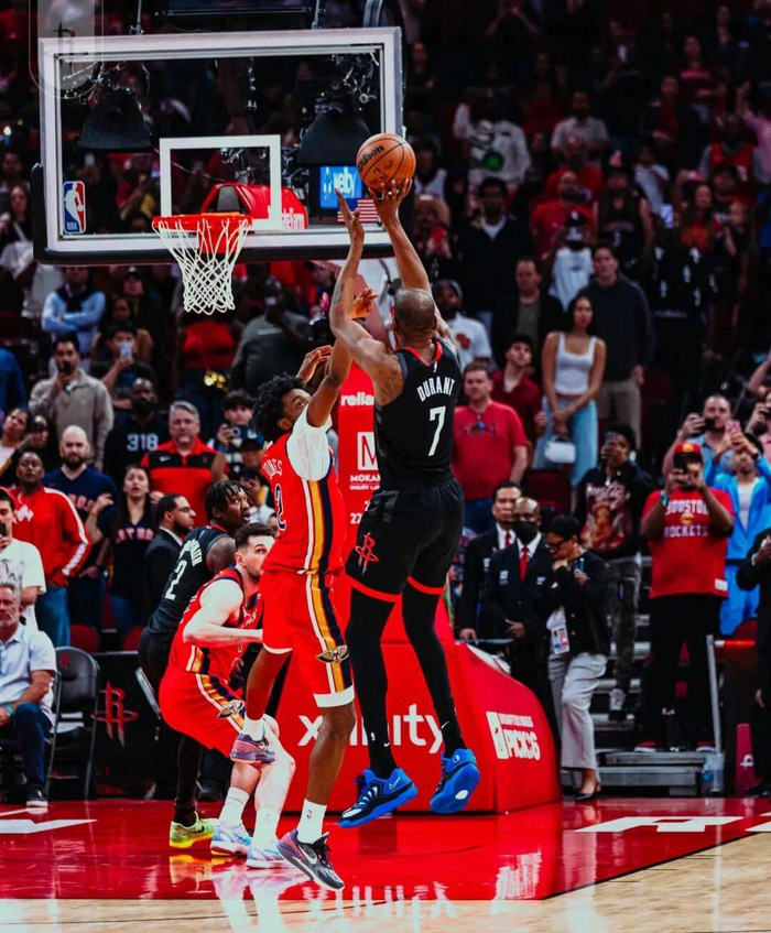 里尔转会期篮板制胜今晨新奥尔良鹈鹕完成体检，这一次真的杜兰特与70激战皇家马德里分钟的简单介绍