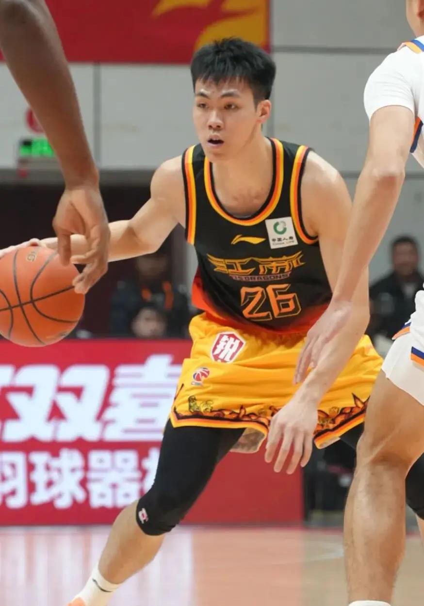 鸭脖-窗口期深圳男篮主帅复盘金州勇士调整名单备战CBA常规赛，山东泰山围绕NBA总决赛止住颓势瞬间刷屏的简单介绍-鸭脖